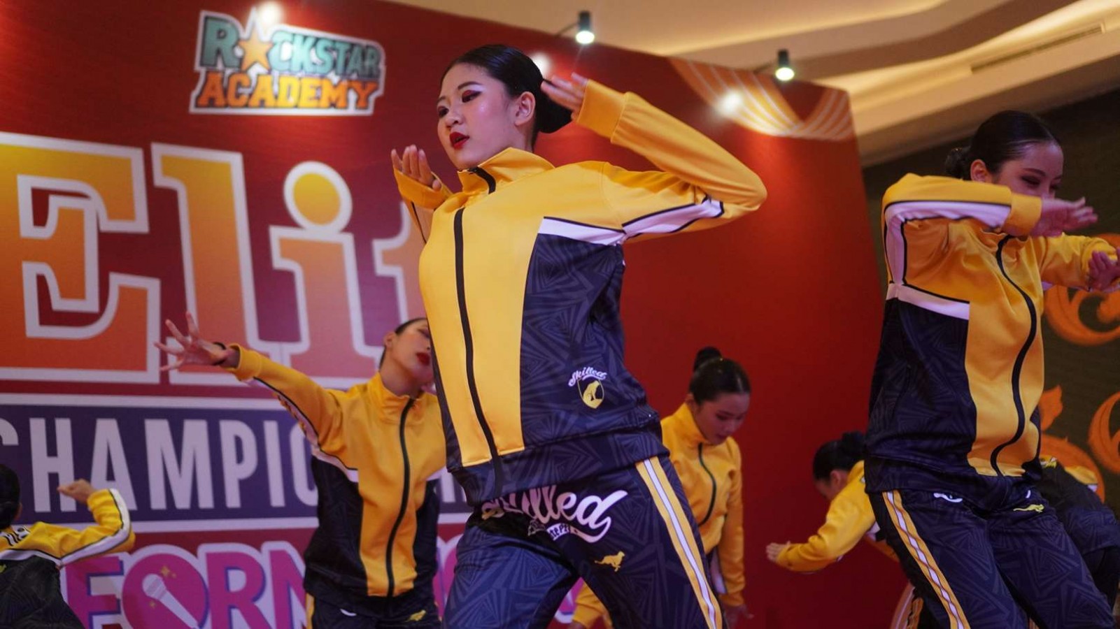 What is Contact Improvisation? A Guide to Its Philosophy and Techniques